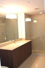 5300 NW 85th Ave in Doral, FL - Building Photo - Building Photo