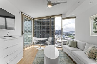 1001 Queen St in Honolulu, HI - Foto de edificio - Building Photo