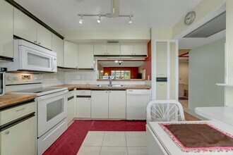 3305 Aruba Way in Coconut Creek, FL - Building Photo - Building Photo