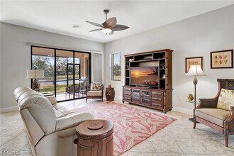 10879 Rutherford Rd in Ft. Myers, FL - Foto de edificio - Building Photo