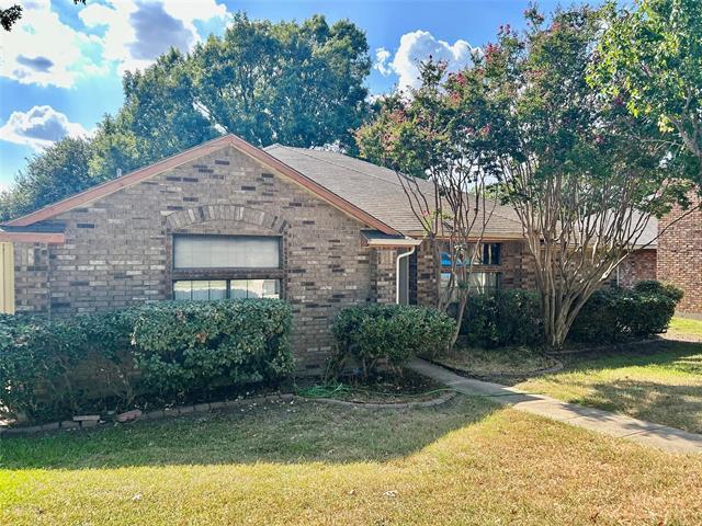6213 Sasaki Way in Garland, TX - Foto de edificio