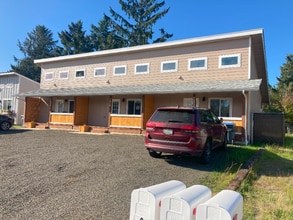 751 Point Brown Ave SW in Ocean Shores, WA - Building Photo - Building Photo