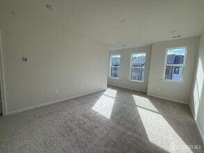 616 Sadie Cir in New Brunswick, NJ - Building Photo - Building Photo