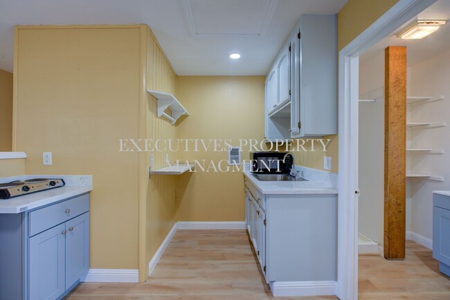 property at 3612 Hatch Rd