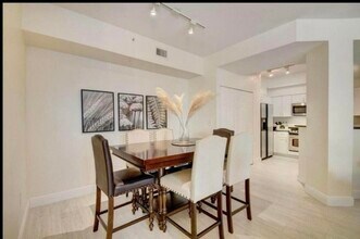 802 W Windward Way in Lantana, FL - Foto de edificio - Building Photo