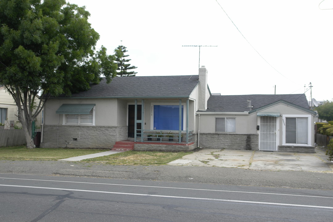 20456 Meekland Ave in Hayward, CA - Foto de edificio