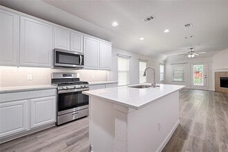 325 Perkins Dr in Argyle, TX - Building Photo - Building Photo