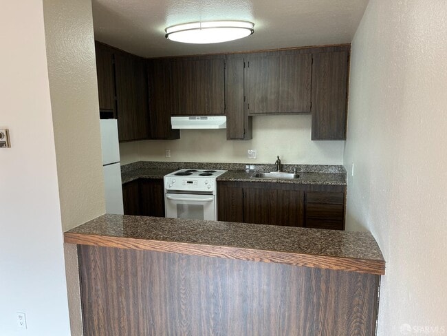 370 Monterey Blvd in San Francisco, CA - Building Photo - Building Photo