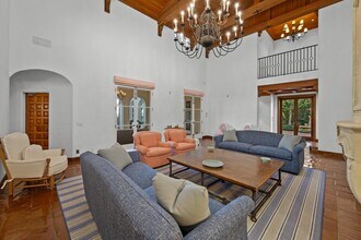 240 N Ocean Blvd in Palm Beach, FL - Foto de edificio - Building Photo