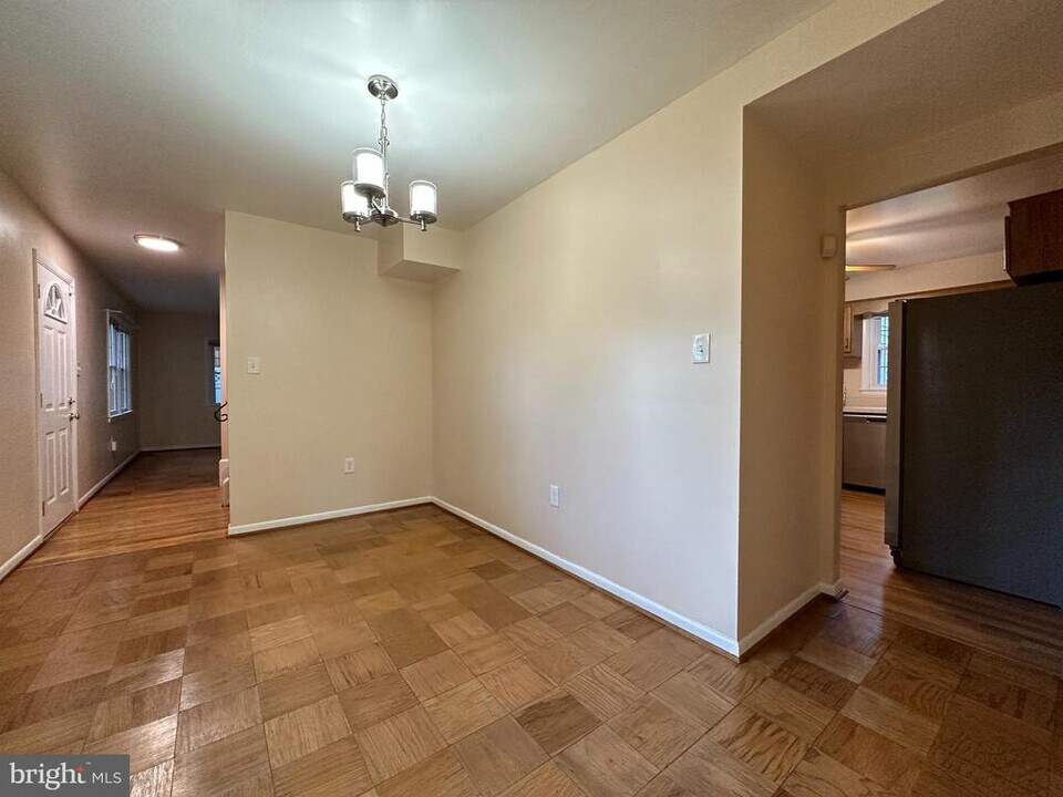 7432 Berwick Ct in Alexandria, VA - Building Photo