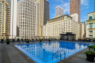 30 East Huron Street, Unit 2705 in Chicago, IL - Building Photo - Building Photo