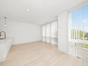 2700 W Jackson Blvd in Chicago, IL - Building Photo - Building Photo