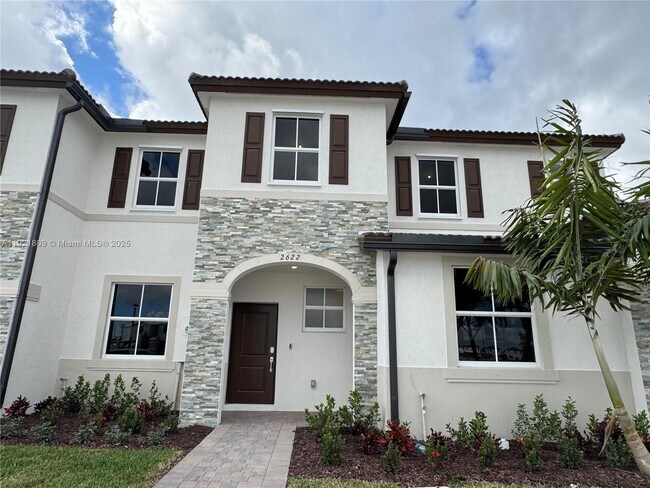 property at 2622 SE 27th Ct