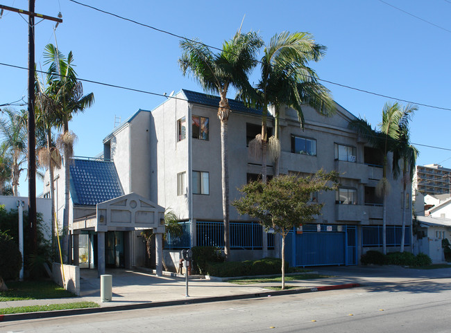 Parton Terrace Apartments in Santa Ana, CA - Foto de edificio - Building Photo