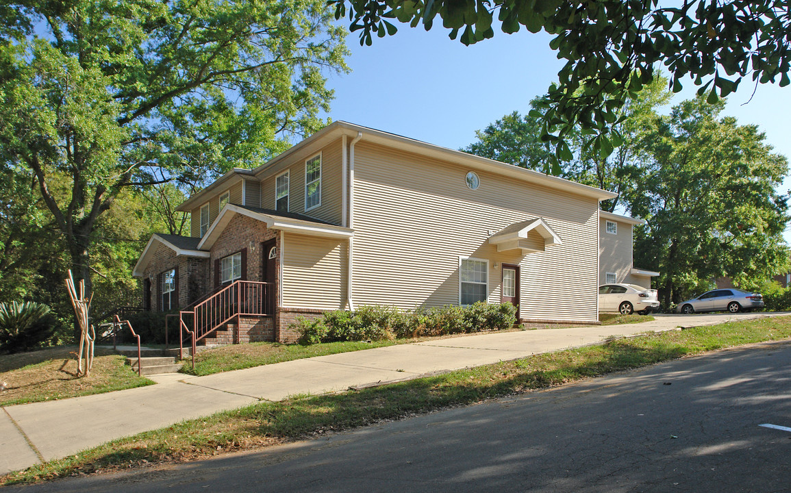 211 Fifield Ln in Tallahassee, FL - Foto de edificio