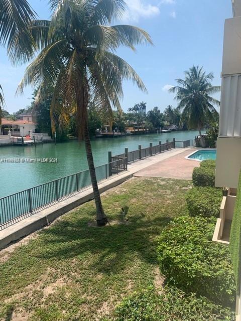 4011 Meridian Ave in Miami Beach, FL - Foto de edificio