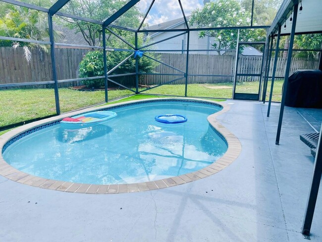 1317 Periwinkle Pl in Wellington, FL - Building Photo - Building Photo