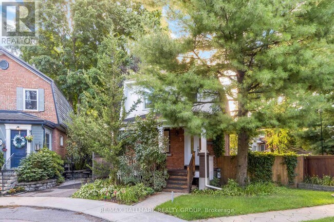 3 Ashbury Pl in Ottawa, ON - Building Photo - Building Photo