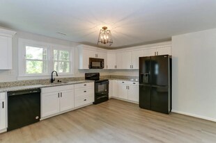 11100 Mill Swamp Rd in Smithfield, VA - Building Photo