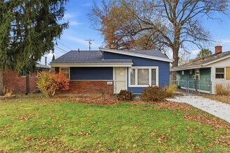 25118 Lehigh St, Unit 3A in Dearborn Heights, MI - Foto de edificio - Building Photo