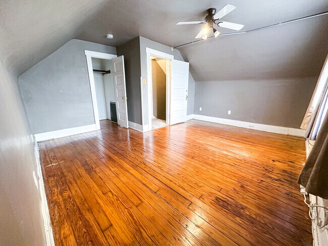 1325 24th St, Unit 2 in Des Moines, IA - Building Photo - Building Photo