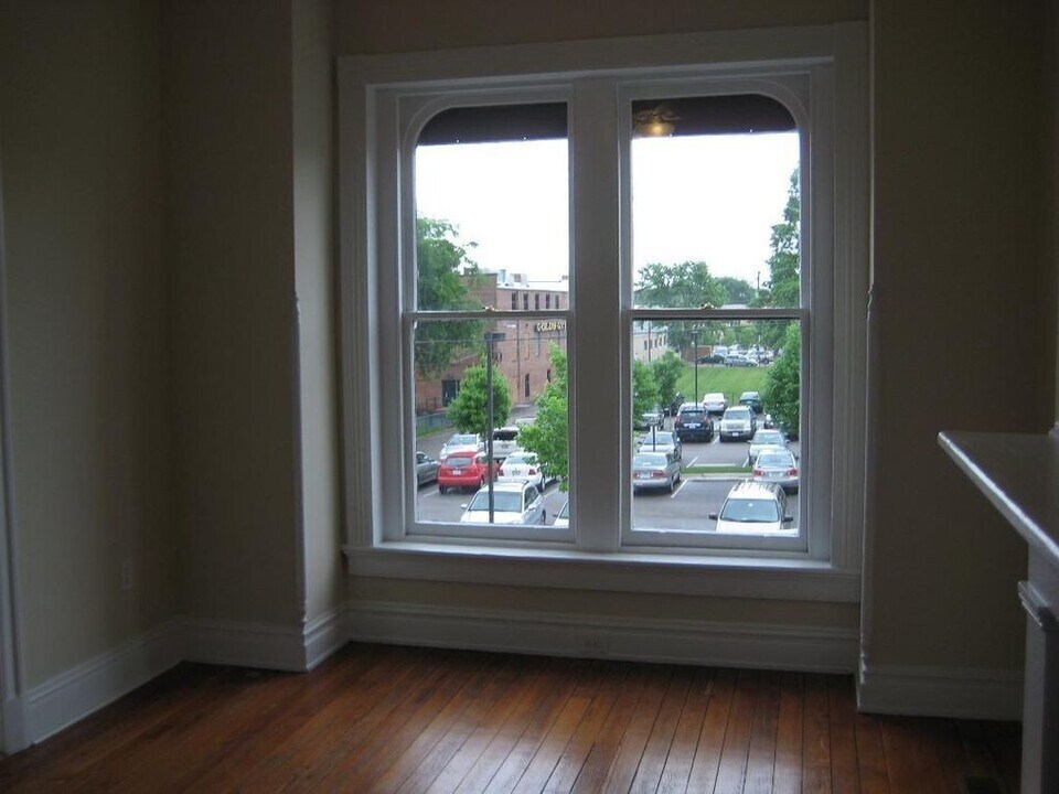 12 S Plum St in Richmond, VA - Building Photo