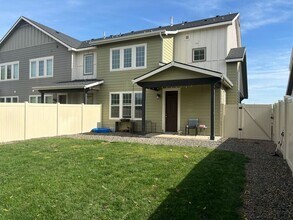 1283 S Bent Rock Ave in Boise, ID - Foto de edificio - Building Photo