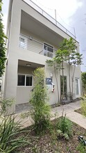 2420 Ocean Ave in Venice, CA - Building Photo - Building Photo