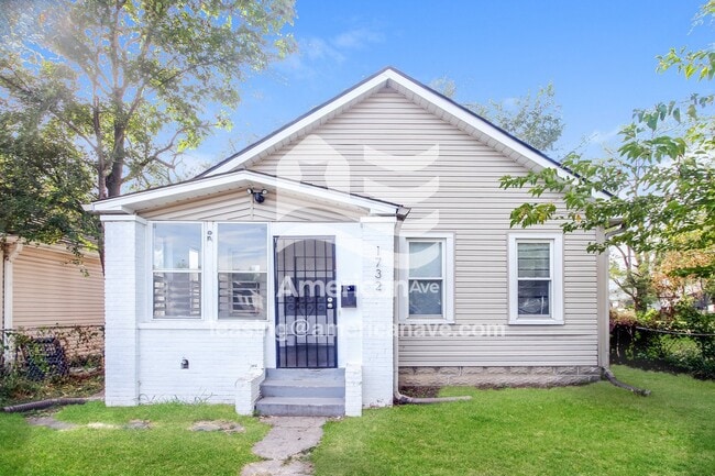 property at 1732 Draper St