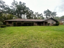 4035 NW 37th Dr in Gainesville, FL - Building Photo
