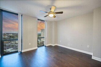 2870 Pharr Ct S Northwest in Atlanta, GA - Building Photo - Building Photo