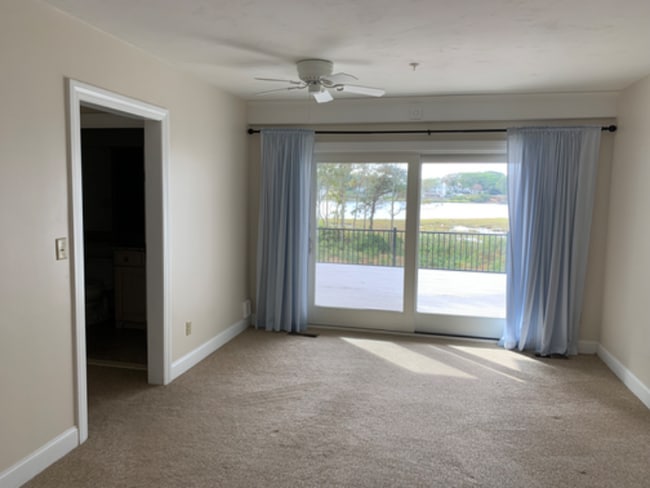 345 Camp St in Yarmouth, MA - Foto de edificio - Building Photo