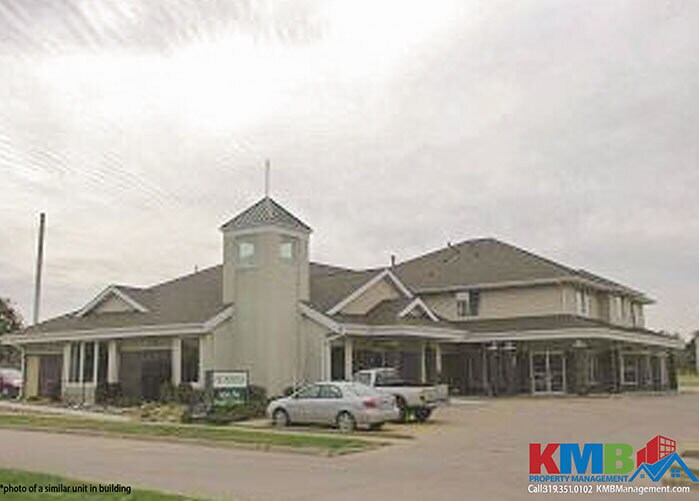 825 Pepperwood Ln in Iowa City, IA - Building Photo