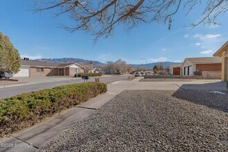 8120 Ruidoso Rd NE in Albuquerque, NM - Building Photo - Building Photo