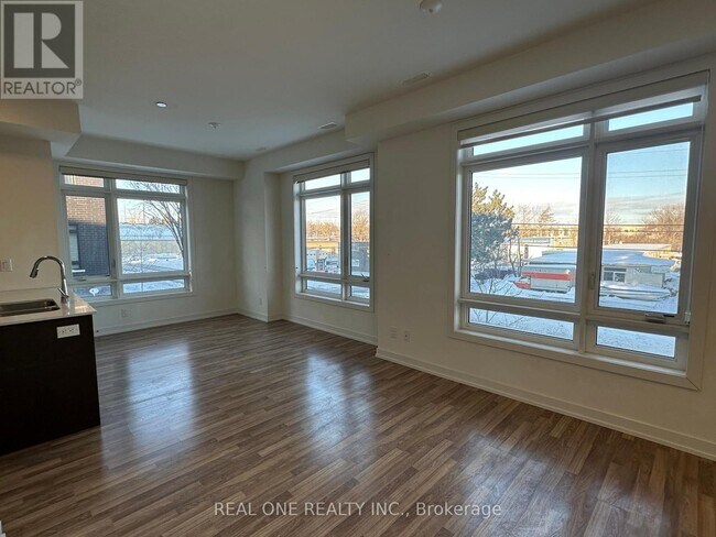 370 Red Maple Rd in Richmond Hill, ON - Building Photo - Building Photo