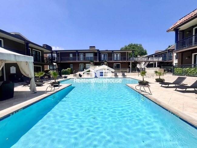 5928 Sandhurst Ln in Dallas, TX - Foto de edificio - Building Photo