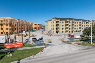 The Estate in Ft. Myers, FL - Building Photo - Building Photo