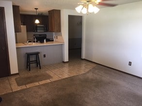 12401 SW 2nd St in Yukon, OK - Building Photo - Building Photo