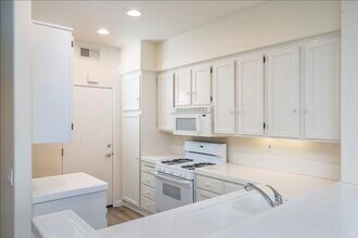 26507 Big Sur Dr in Santa Clarita, CA - Building Photo - Building Photo
