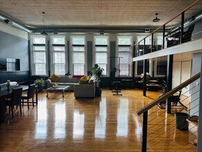 60-64-64 High St, Unit 3 in Somersworth, NH - Foto de edificio - Building Photo