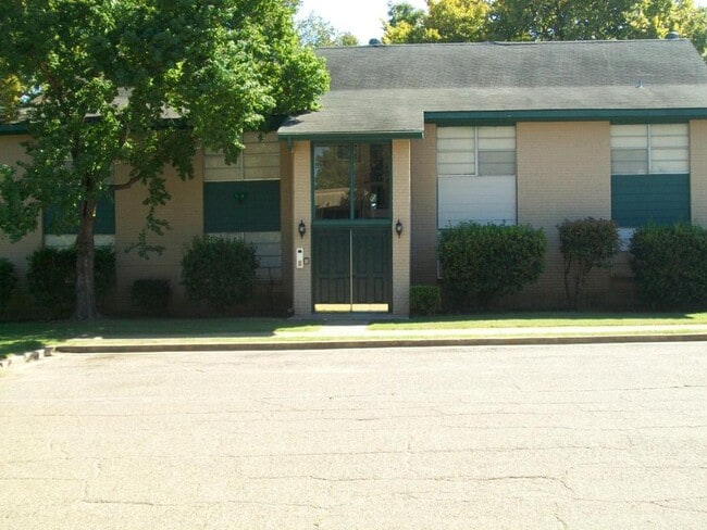 property at 300 E Rusk St