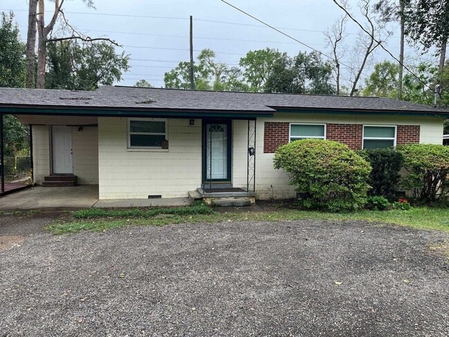 1641 Airport Dr in Tallahassee, FL - Building Photo - Building Photo
