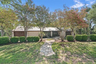 104 Timpanagos Dr in Lakeway, TX - Building Photo - Building Photo