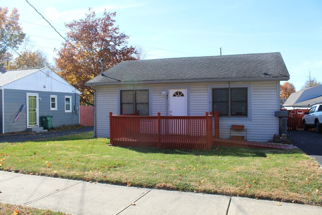 108 N Grant St in Brownsburg, IN - Building Photo