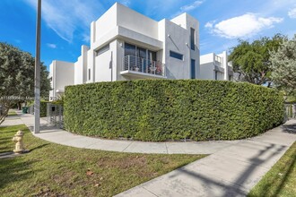 3175 Elizabeth St in Miami, FL - Foto de edificio - Building Photo