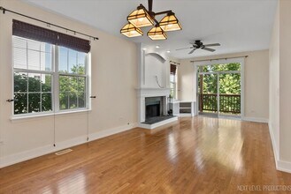 910 Genesee Dr in Naperville, IL - Building Photo - Building Photo