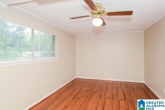 325 13th St in Pleasant Grove, AL - Foto de edificio - Building Photo