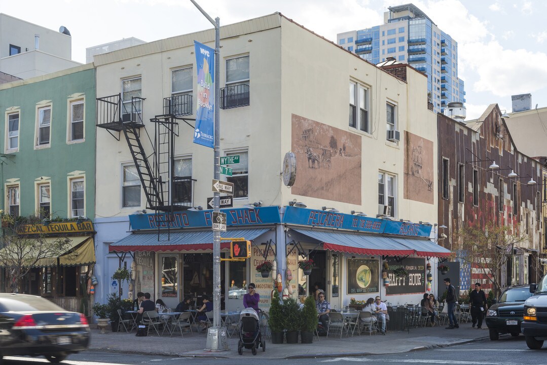 168 Wythe Ave in Brooklyn, NY - Building Photo