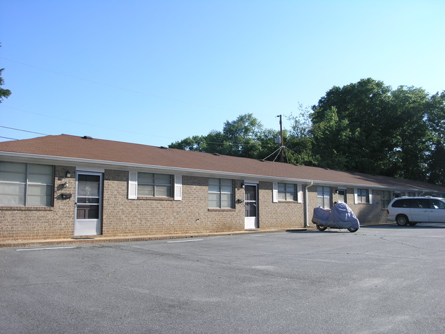 Oakcrest Apartments in Greenville, SC - Foto de edificio - Building Photo