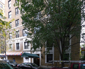 145-149 E 74th St in New York, NY - Foto de edificio - Building Photo